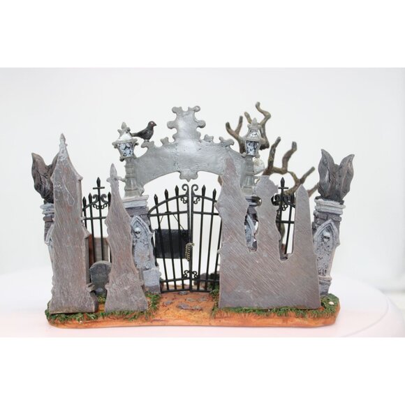 Lemax Spookey Town - Cemetery Gate - Picture 4 of 8